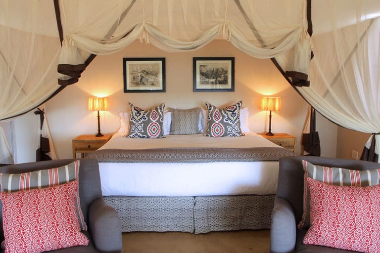 FUGITIVES DRIFT LODGE bedrooom Photo by Christian Sperka Photography