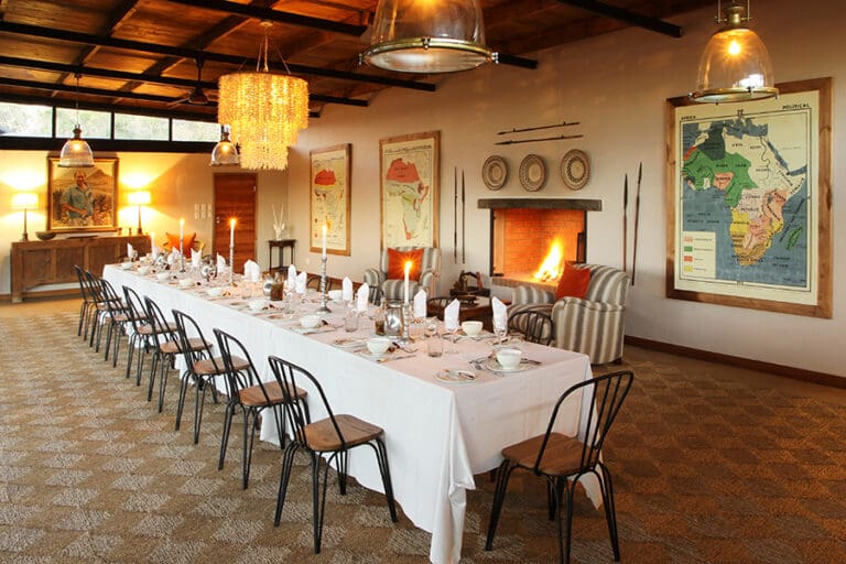 FUGITIVES DRIFT LODGE Dining Photo by Christian Sperka Photography