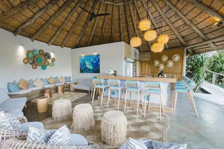 Thonga bar lounge 2