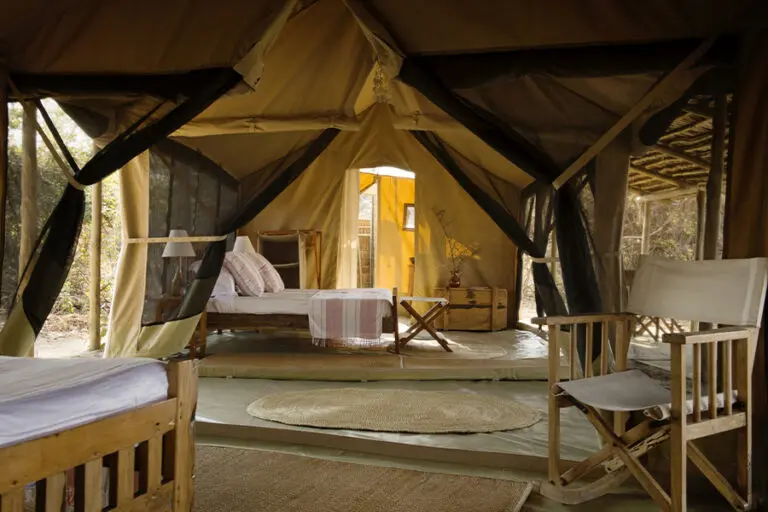 Kigelia camp bedroom and living area