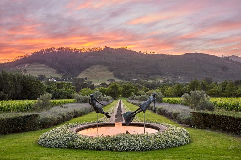 LA CLE DES MONTAGNES leiwater and sculpture in vineyards 141