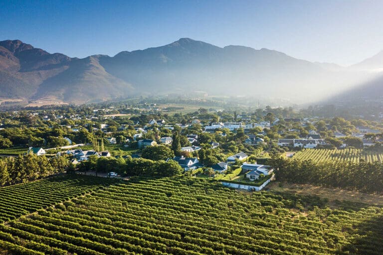 La Cle des Montagnes Set on a working wine farm