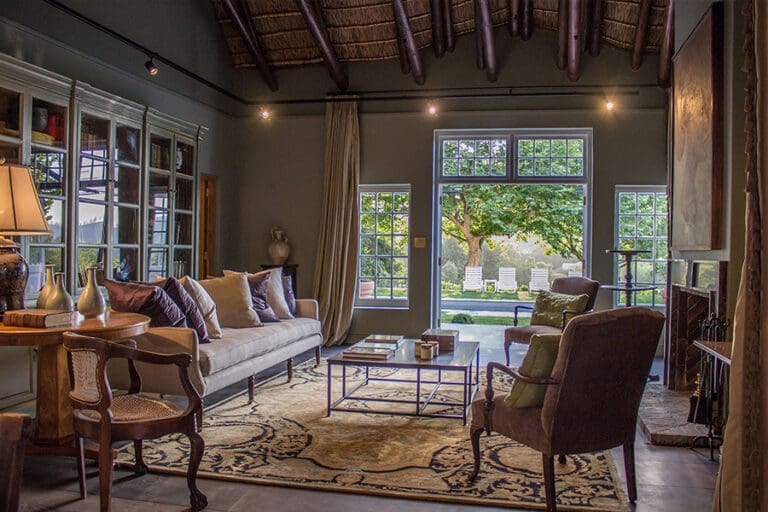 La Cle des Montagnes Spacious Garden Room in Lodge