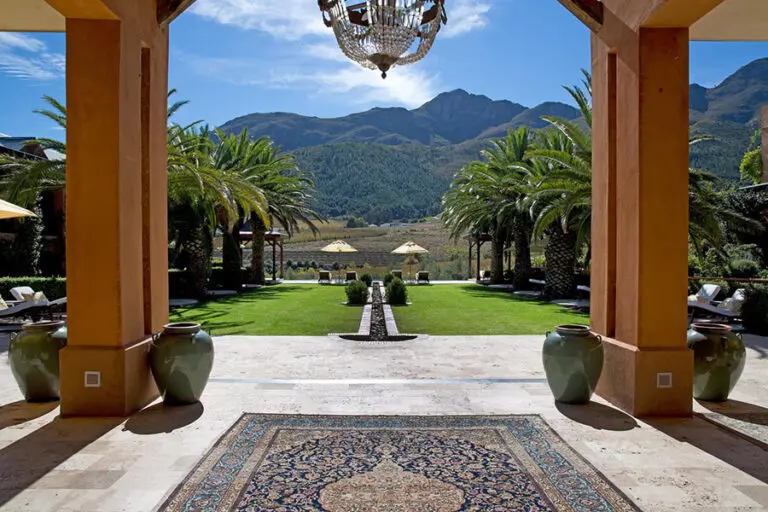 La Residence The Palm Courtyard