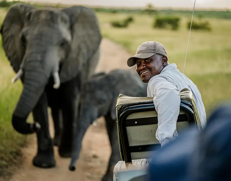 Savanna Private Game Lodge Sabi Sands Kruger Tracker on game drive