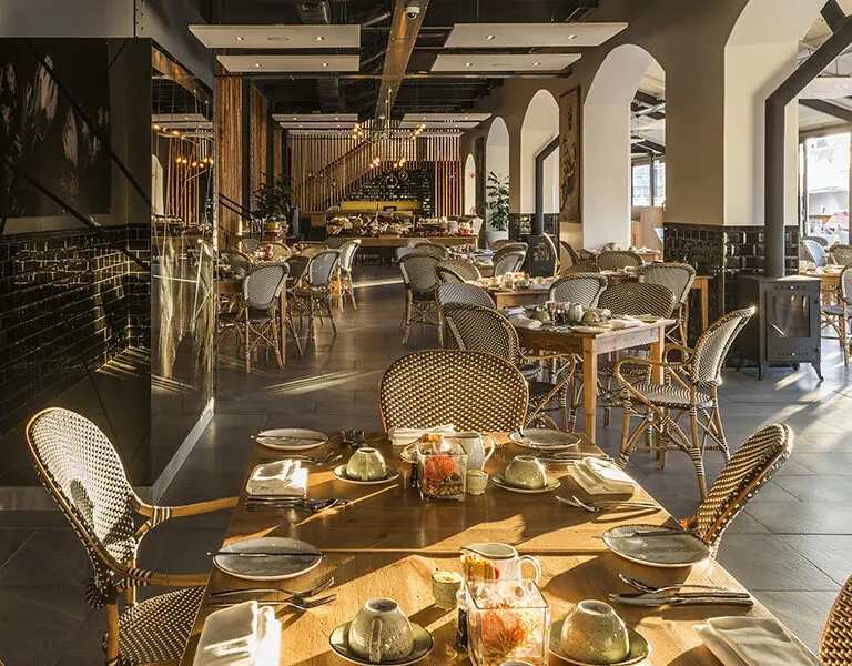 Victoria and Alfred Hotel GINJA