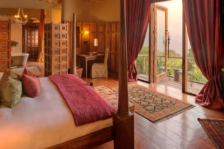 NgorongoroCraterLodge UpperLevelBedroom LuxuryRoom