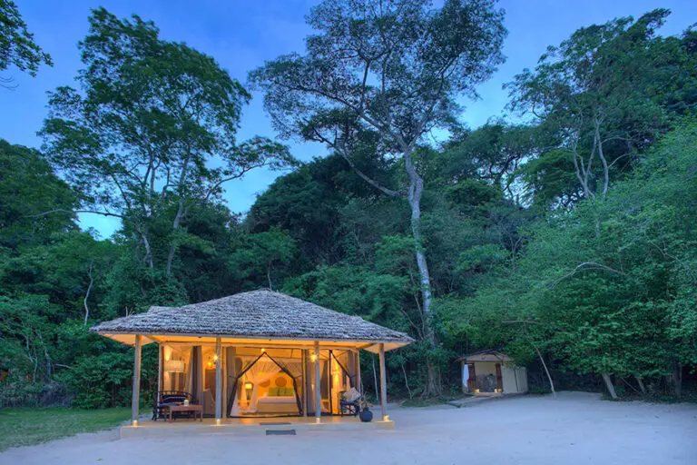 RubondoIslandCamp Exterior LuxuryRoom