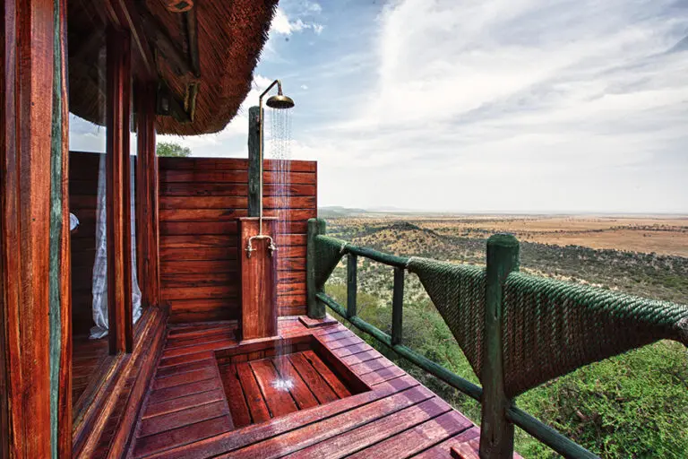 Mbali Mbali Soroi Serengeti outdoor shower