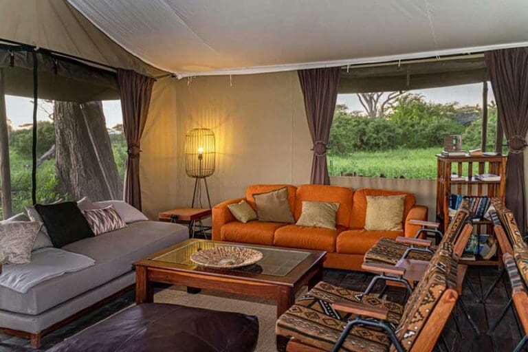 Lemal Mara lounge