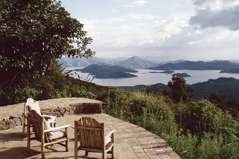 26 Virunga Lodge Lake ViewJ991 MTU VOLCANOESLODGE 17 09
