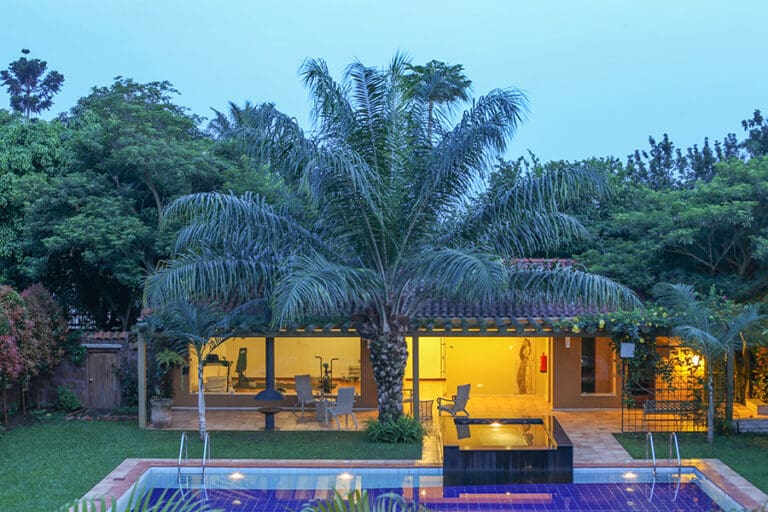 Hotel No.5 exterior with pool