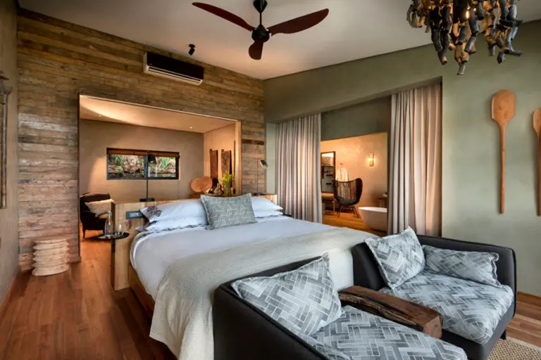 Bumi Hills Safari Lodge Lake Kariba Zimbabwe Luxury Safari Lodge Kingfisher Cottage Bedroom African Bush Camps 83 1200x750
