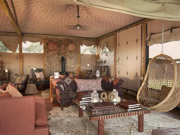 3somalise lounge