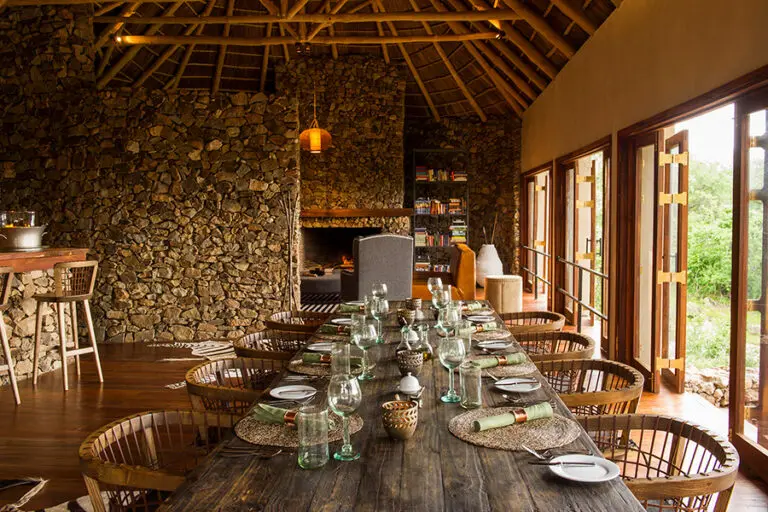 Mwiba Lodge library dining
