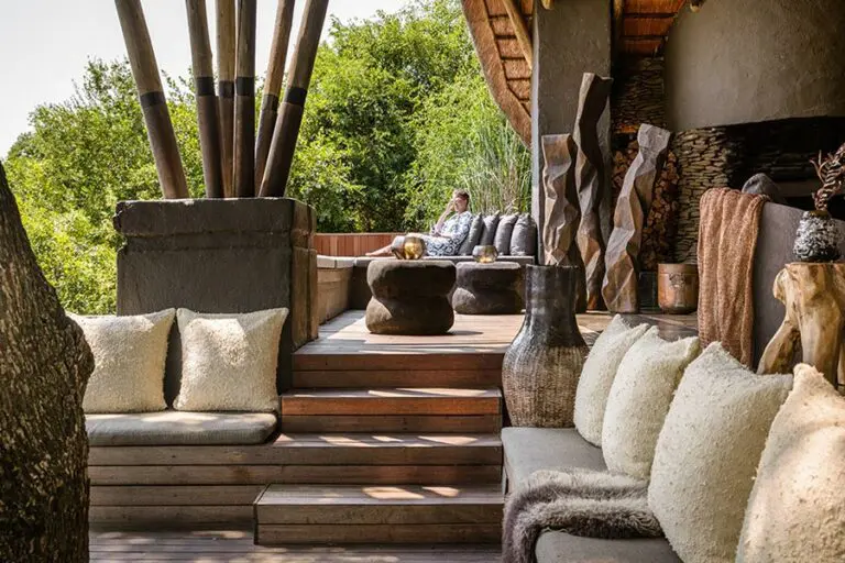 Solo serenti singita boulders