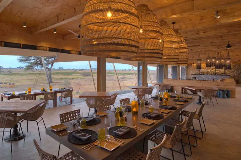 Wetu namiri plains main area dining
