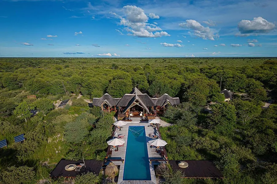 Feline Fields Lodge and its pool from above