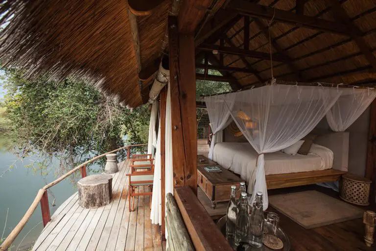 Sindabezi Island Lodge chalet deck