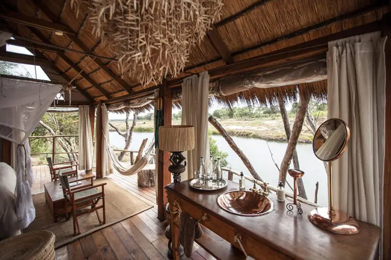 Sindabezi Island Lodge Private Chalet