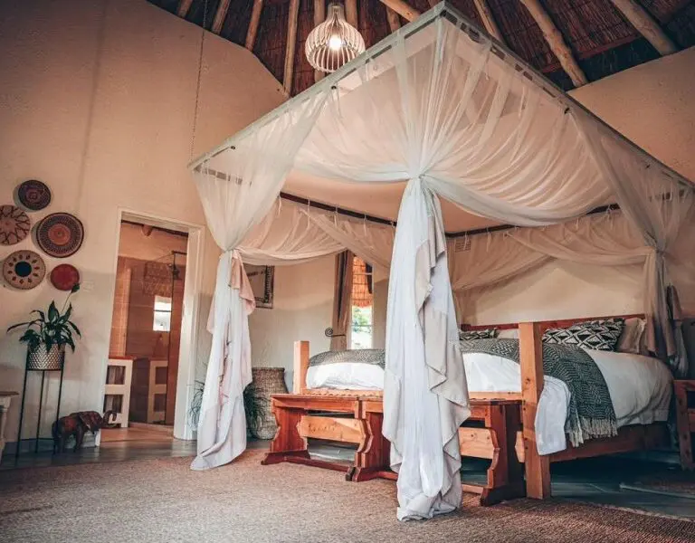 A bedroom at Imire Lodge